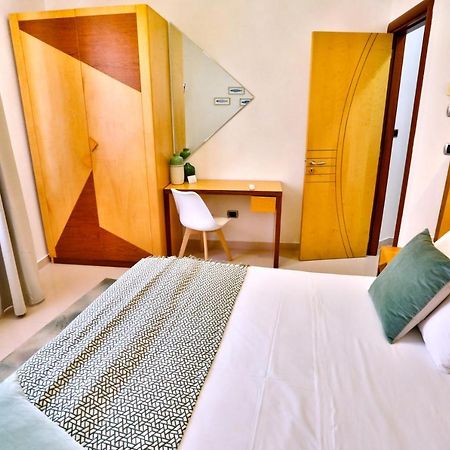 Piccadilly Rooms Restaurant And Beach سانتا ماريا أل بانيو المظهر الخارجي الصورة